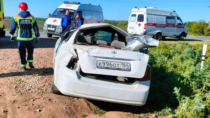 Один ребенок погиб и трое пострадали в ДТП под Саратовом