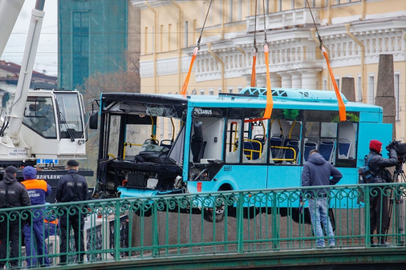 Автоэксперт Михайлов: в Петербурге водители автобусов работают после 20-часовых смен 