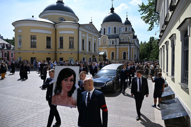 В Москве 1 июня похоронили Анастасию Заворотнюк 