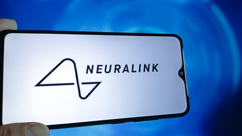 Второй пациент с чипом Neuralink научился моделировать 3D-объекты силой мысли