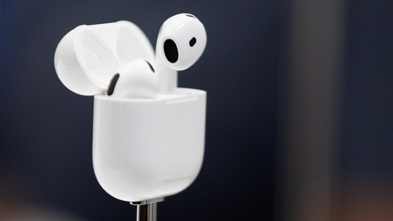 Apple не включила зарядный кабель в комплект новой модели AirPods