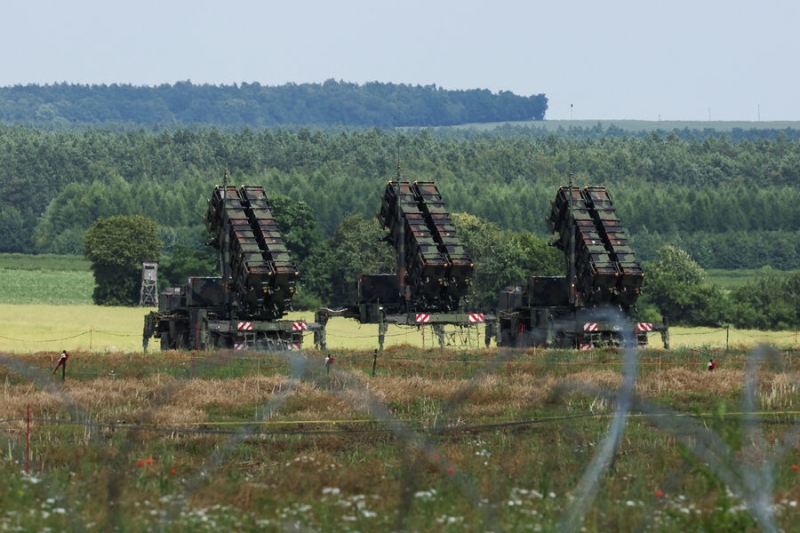 Полковник Ходаренок: Зеленский хочет превратить восточную границу в линию Мажино 