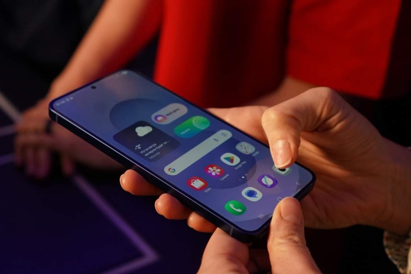 От тапа до клика: когда в России появится линейка Galaxy S25 и стоит ли она своих денег