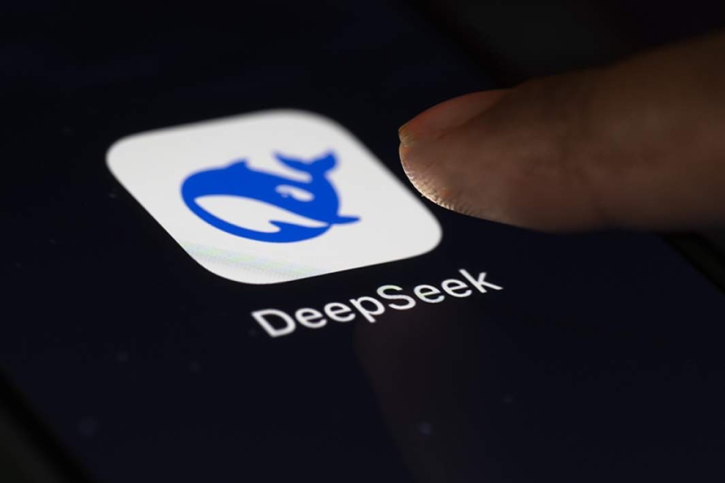 АкцИИ: мошенники стали продавать фейковые бумаги DeepSeek