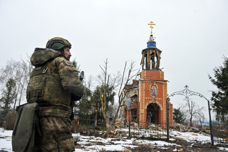 «На грани провала»: ВСУ грозит окружение в Курской области, военные РФ штурмуют Суджу 