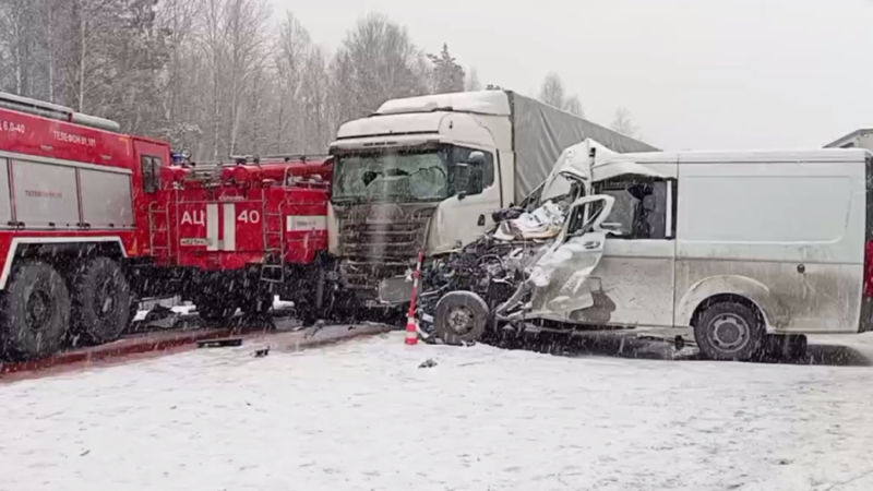 Один человек погиб и трое пострадали в ДТП в Тюменской области