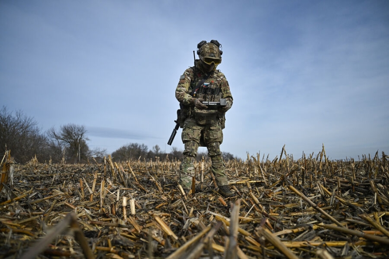 ВС России ударили по украинским аэродромам. Военная операция, день 1111-й 