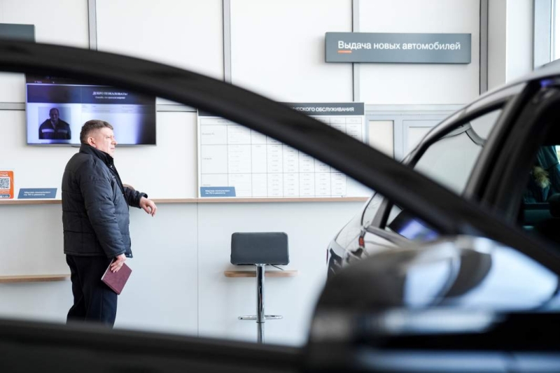 Прошлогодний снег: продажи новых автомобилей в марте упали вдвое