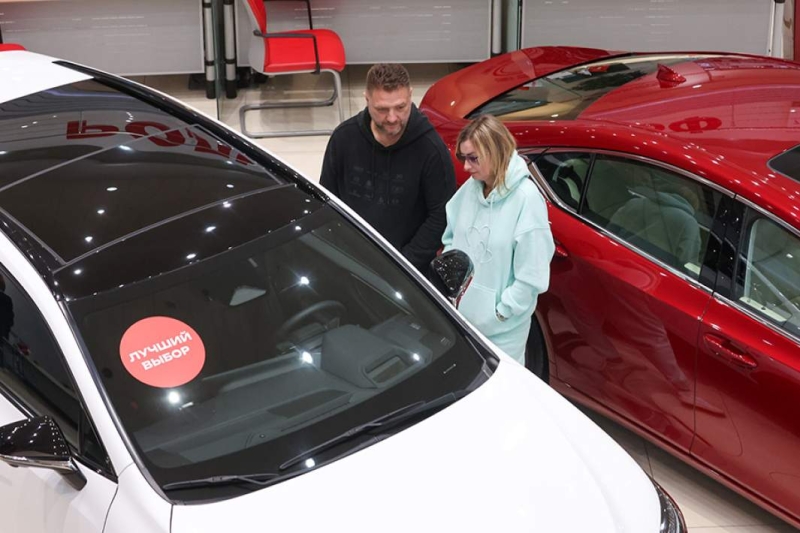 Прошлогодний снег: продажи новых автомобилей в марте упали вдвое