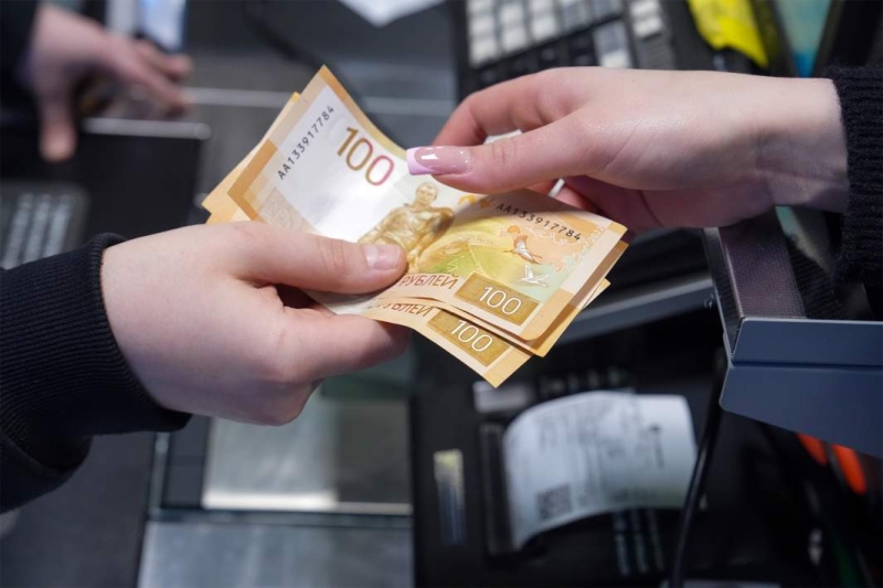 Своими силами: почему россияне выбирают самогон