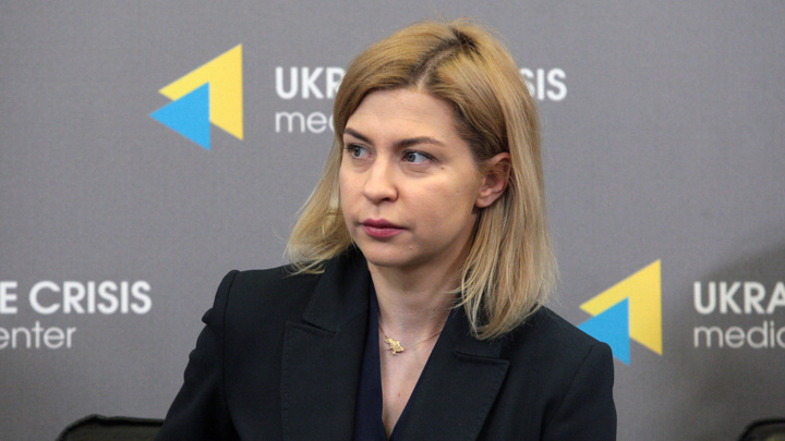 Вице-премьер Украины Стефанишина: Канада передаст Киеву самолет РФ Ан-124 - Новости на Вести.ru