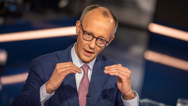 Tagesschau: провал Мерца в первом туре выборов вызвал спад фондового рынка в ФРГ - Новости на Вести.ru