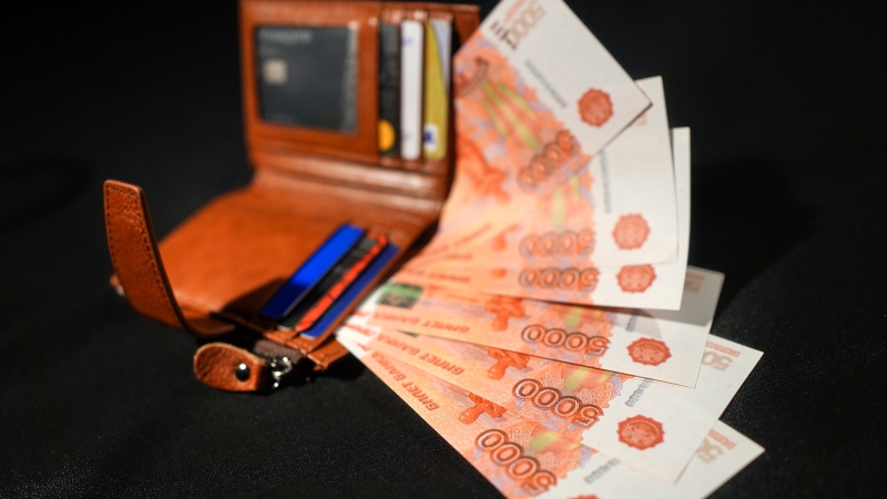 Уперлись в лимит: занимать на кредитку становится всё сложнее