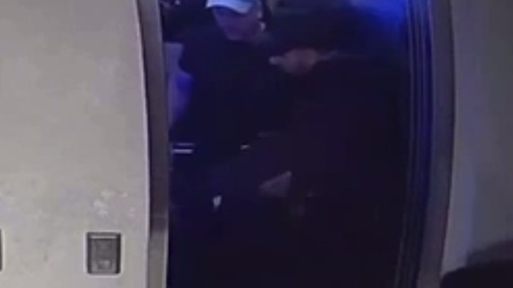 В Калининграде возбудили дело на самбиста, избившего девушку в клубе - Новости на Вести.ru