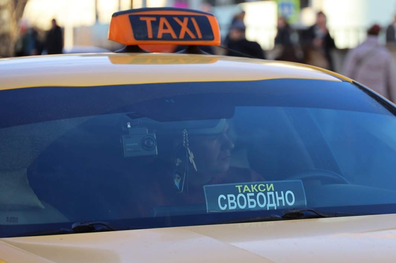 Возить по-русски: Госдума смягчила требования к машинам такси