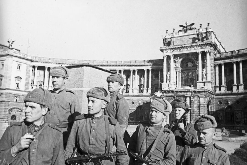 Историческая загадка: почему СССР согласился прекратить оккупацию Австрии в 1955 году 