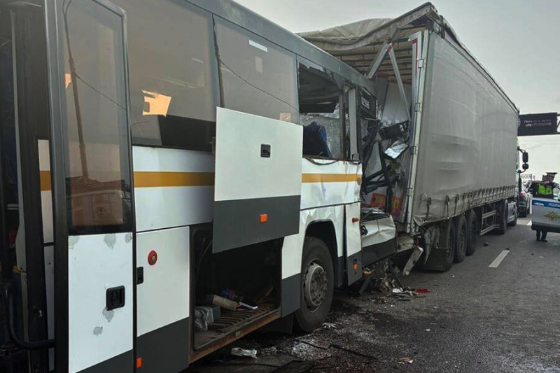 Два ДТП с автобусами в Подмосковье: 15 человек пострадали, четверо умерли 