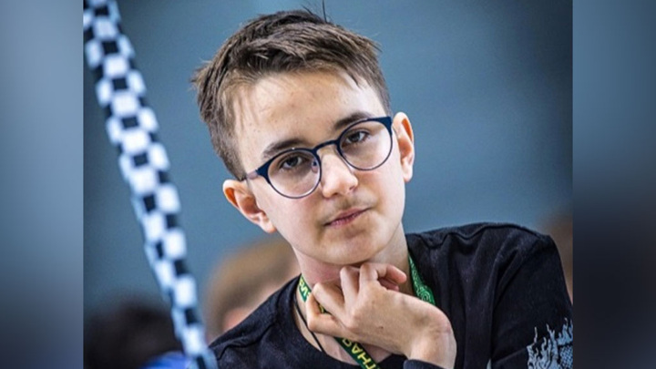 Карлсен проиграл 15-летнему шахматисту Максиму Иванникову на онлайн-турнире - Новости на Вести.ru