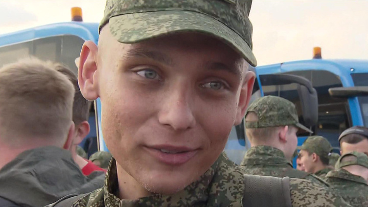 Освобожденный российский военный рассказал, что полгода находился в плену - Новости на Вести.ru