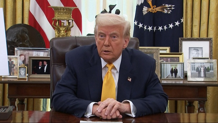 Трамп может сослаться на закон XIX века для подавления протестов в США - Новости на Вести.ru
