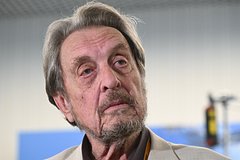 Отец Илона Маска прокомментировал запрет российских СМИ в Европе