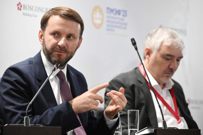 Всё в делах: онлайн-платформы и энергию ветра обсудили на старте ПМЭФ