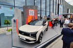 Первый в истории кроссовер: «АвтоВАЗ» показал Lada Azimut 