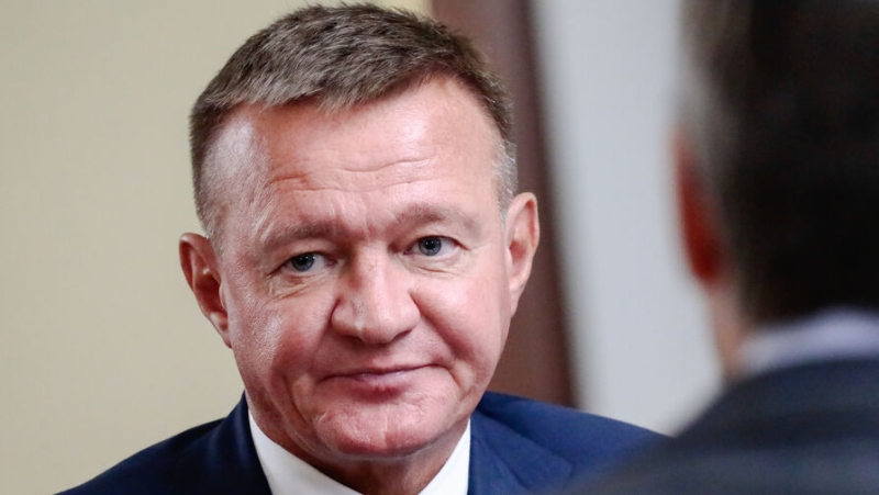 «Не может не шокировать». В Кремле отреагировали на самоубийство Старовойта 