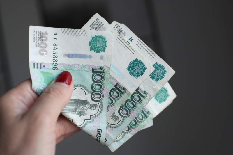 Расскажите про покупки: россияне стали больше тратить в магазинах