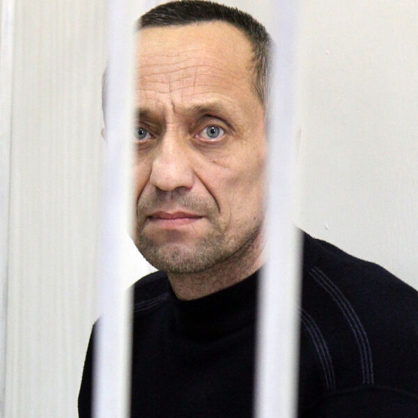 «Он намекает»: самый кровавый маньяк России рассказал об убийстве 2011 года и снова пойдет под суд 