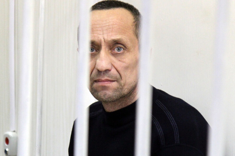 «Он намекает»: самый кровавый маньяк России рассказал об убийстве 2011 года и снова пойдет под суд 
