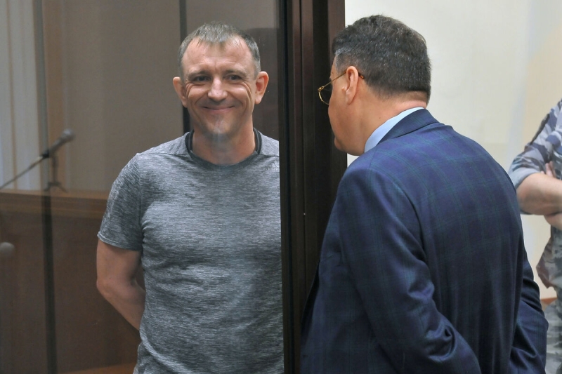 «За проявленное мужество»: осужденный экс-генерал Попов представлен к награде 